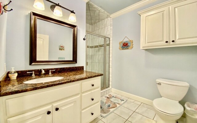 1 Driftwood 4 Bedroom Home by Redawning