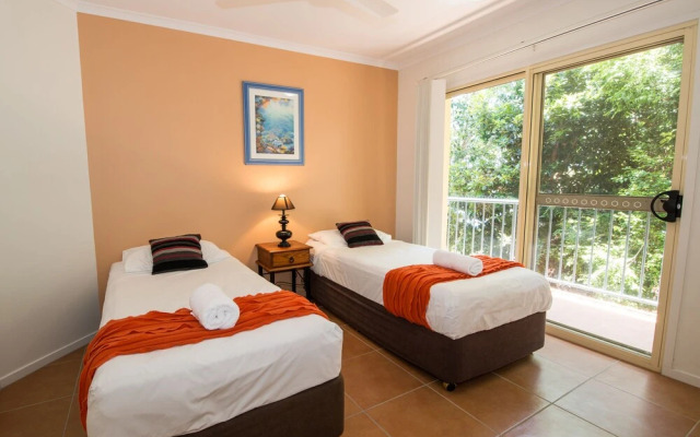 Palm Penthouse Beach Court Holiday Villas