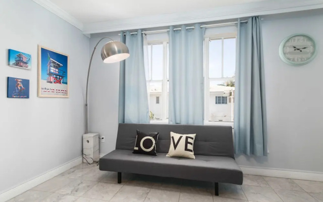 Holiday Apartment on Lincoln Road