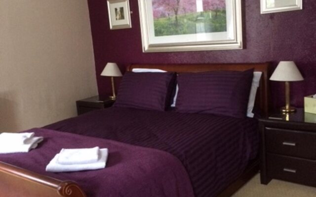 Pine Lodge Guest House