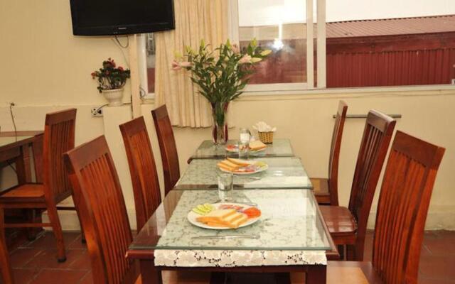 Hanoi An Father's Hotel & Travel