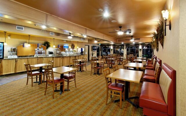 Holiday Inn Express & Suites Kalispell