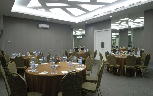 Brits Hotel Puri Indah