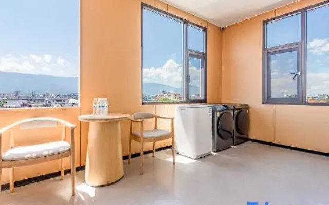 Yunman Hotel