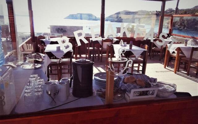 Thania Seaside Smotel - Adults Only