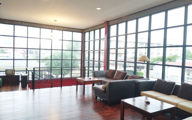 One Four Seven Hotel & Snooker Bar