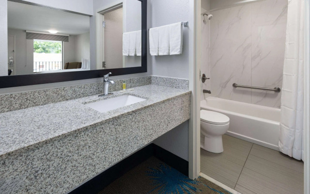 Days Inn by Wyndham Ladson Summerville Charleston