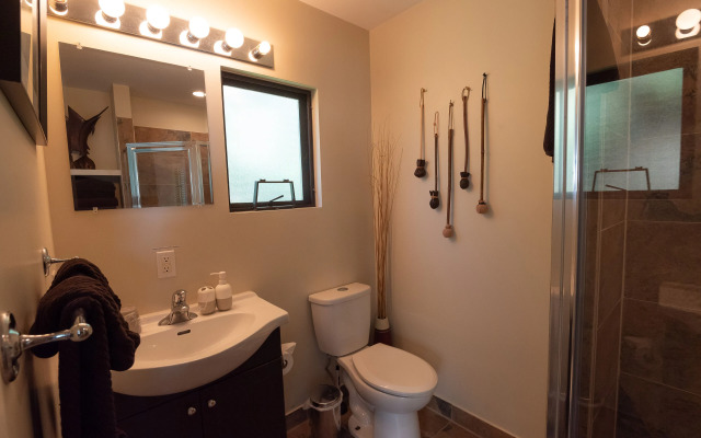 The Fraser River's Edge B&B Lodge