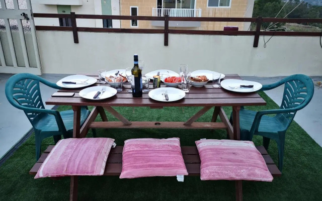 Village Corner 3 bedroom apartment with garage