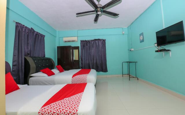 OYO 90048 Damika Hotel