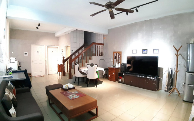 Taoyuan Airport Rory Harbor Hostel