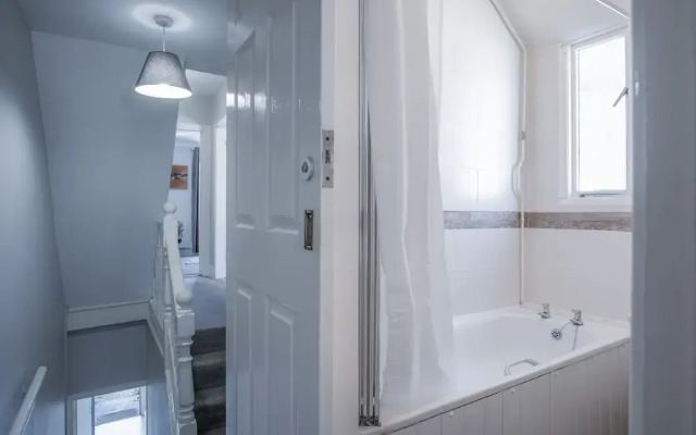 Langland Road - 2 Bedroom Town House