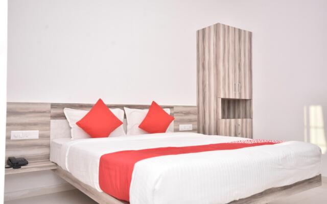 OYO 29437 Ramesh Inn