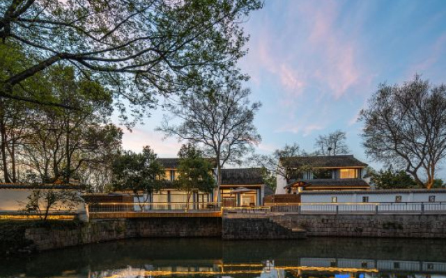 Jiaolu Grange Hotel