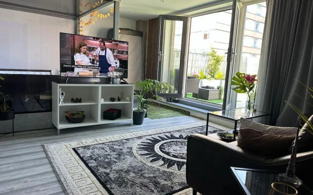 Unique Penthouse With Jacuzzi & Garden
