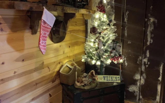 Nacoochee Valley Lodge