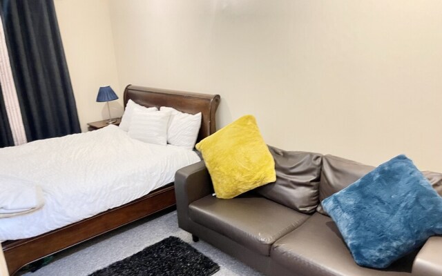 Lovely 2-bed Apartment With 2 Bathrooms in London