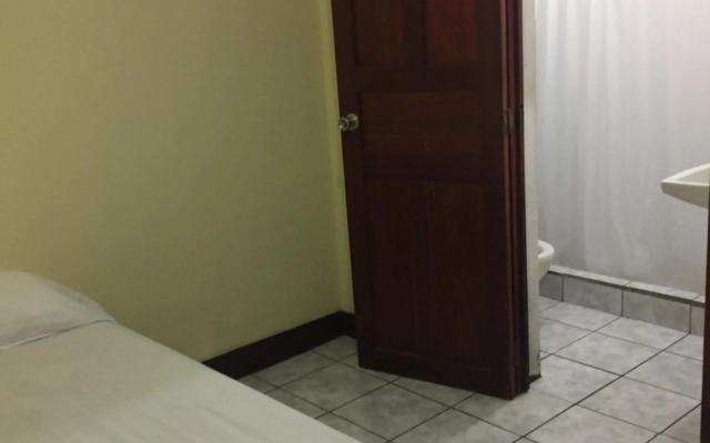 AC Room 2 Persons Hospedaje Don Wilfredo