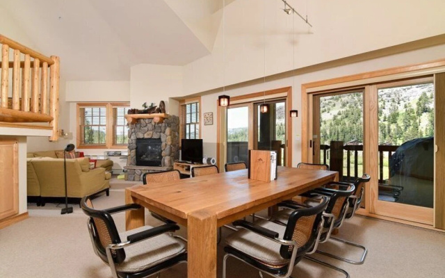 Meadow Stone Condo #402