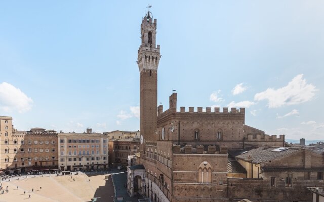 Torre Lambertini Windows On Piazza Del Campo - Residenza D'Epoca