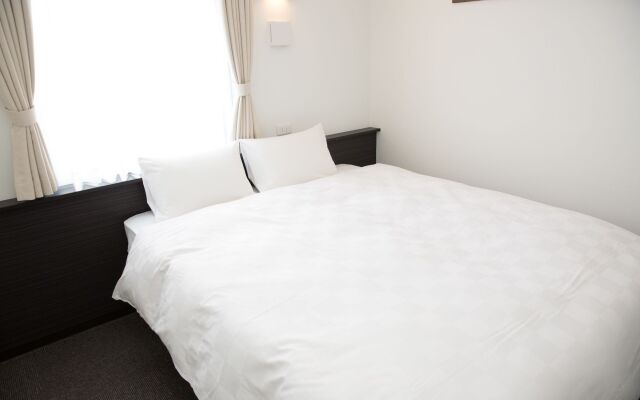 Universal Hotel Reborn
