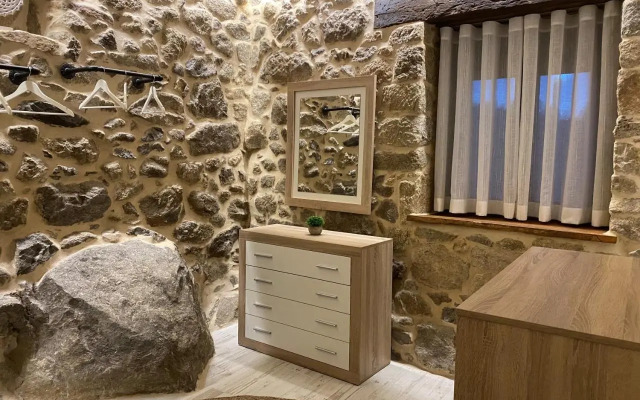 As Penedas, Casa dos Arcos