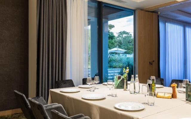 Ramada By Wyndham Parc Slatina