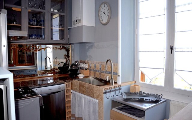 House With 3 Bedrooms in Le Blanc, With Enclosed Garden and Wifi