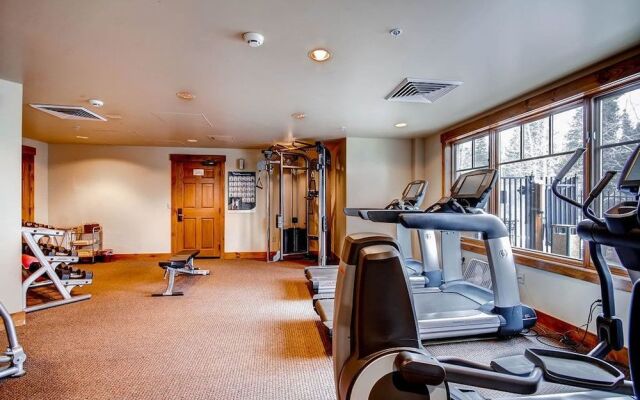 Mountain Thunder Lodge 1209 2 Bedroom Condo by RedAwning