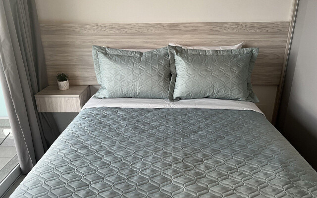 Studio River One by MOVINN