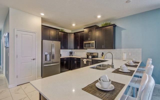 8BR ChampionsGate Pool Home w Theater