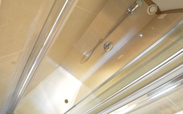 TERRACE!, TERRACE 360' STYLISH, 3bed, aircond wifi