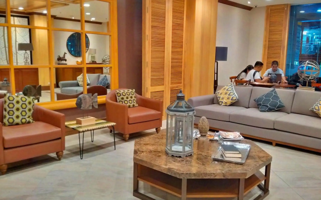 Cedar Peak Condo near Session Road