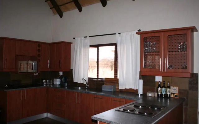 Makhato 84 Bush Lodge