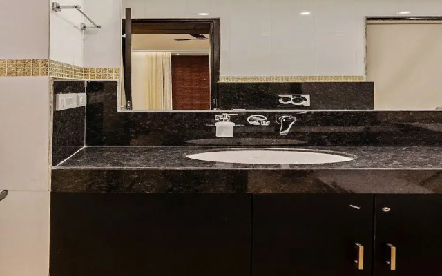 Capital O 38052 Hotel Bhopal Palace