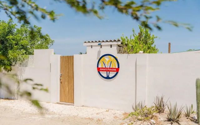 Mangel Halto Aruba one Minute Walk to Beach Apt1