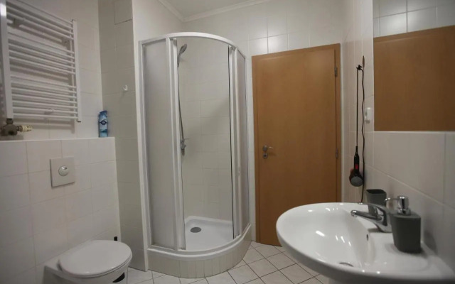 Koloseo residence. Free parking. Lake view.