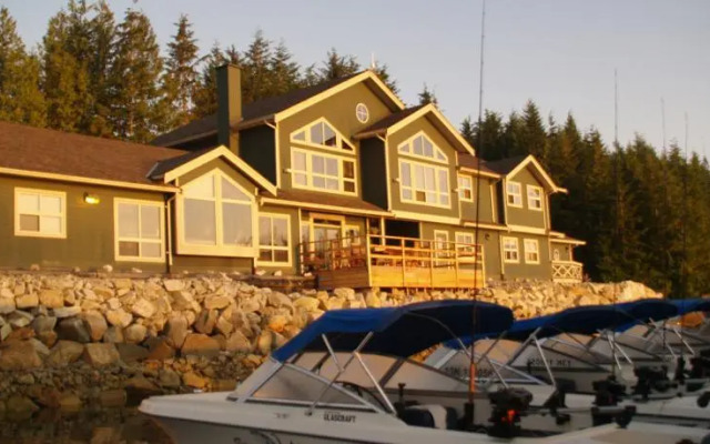 Shearwater Lodge