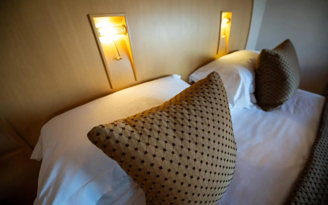 The Mansefield Hotel