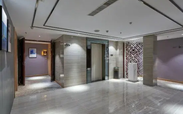Mandolon Hotel (Shenzhen Liantang Metro Station Store)
