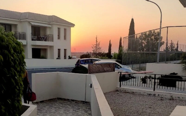 The Lob Star Apartment