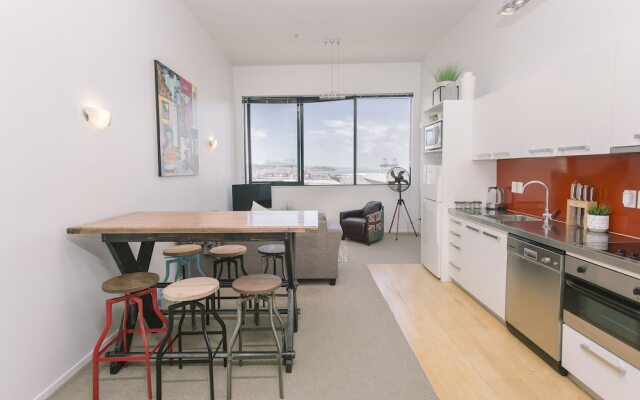 TOWNY - Penthouse with Carpark - 2 Bedrooms