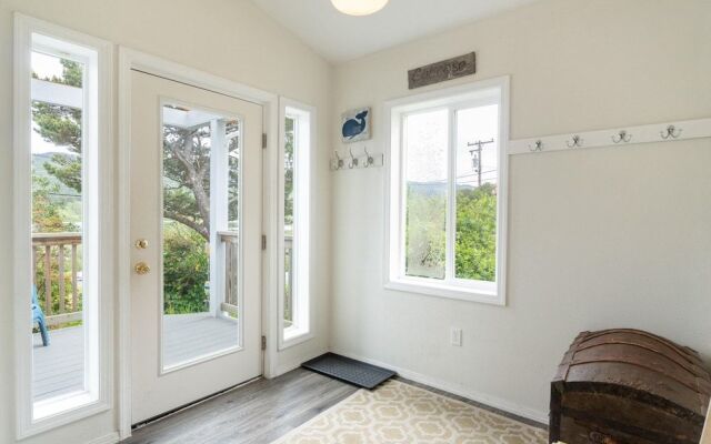 The Lakeside Caboose