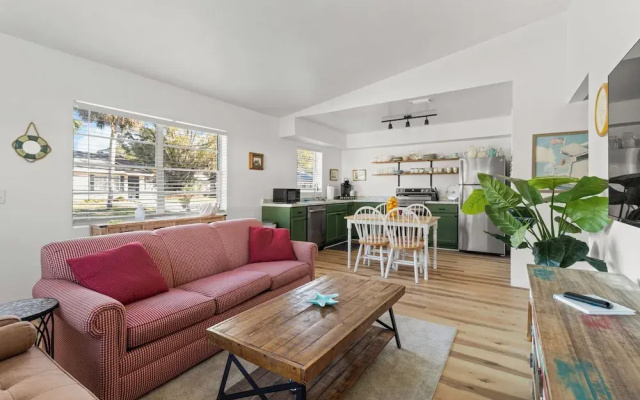 NEW Listing Discount! • Near Manatees & Springs