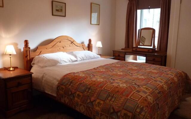 Torr Apartments - Highland Club