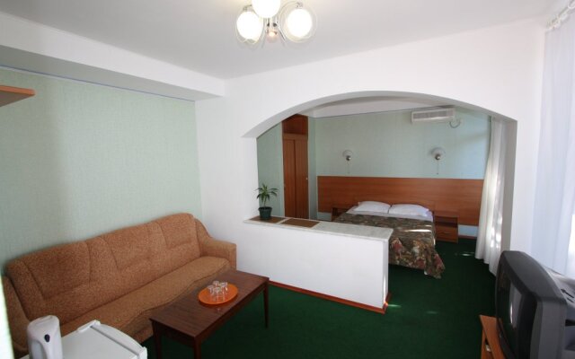 VVV Hotel