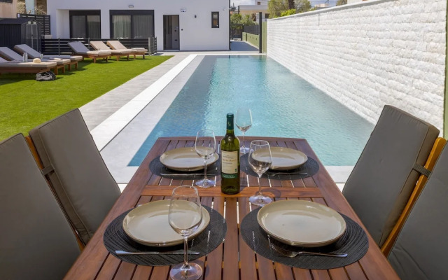 Potame Suite by Estia Pool View