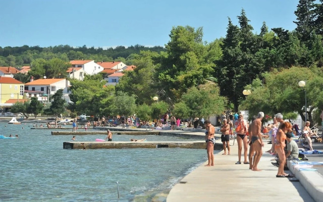 Cosy Apartment 5min to Beach Mirela Borik