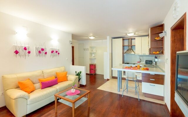 Leona & Borna's Central Lapad Suites