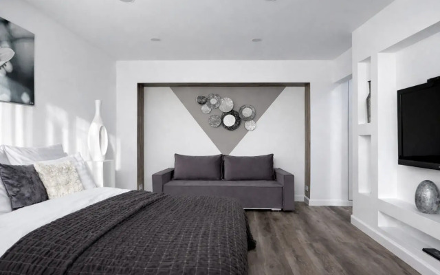 Апарт Мари на набережной Генерала Карбышева 18